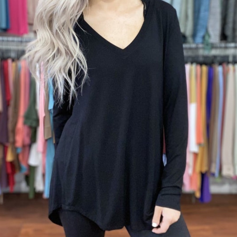Long Sleeve V-Neck Dolphin Hem Top - Black - 2X